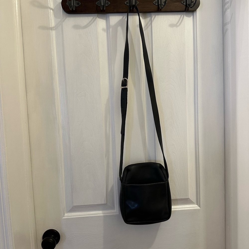 Lamarthe Gray Crossbody Bag Elegant and Versatile
